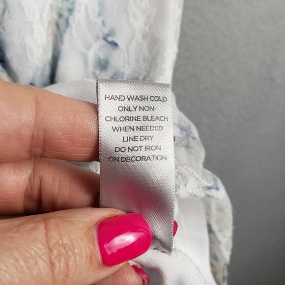 Avenue Size 18/20 Lace Overlay Flowy Top White Blue Floral Fairycore Whimsical - Picture 7 of 10